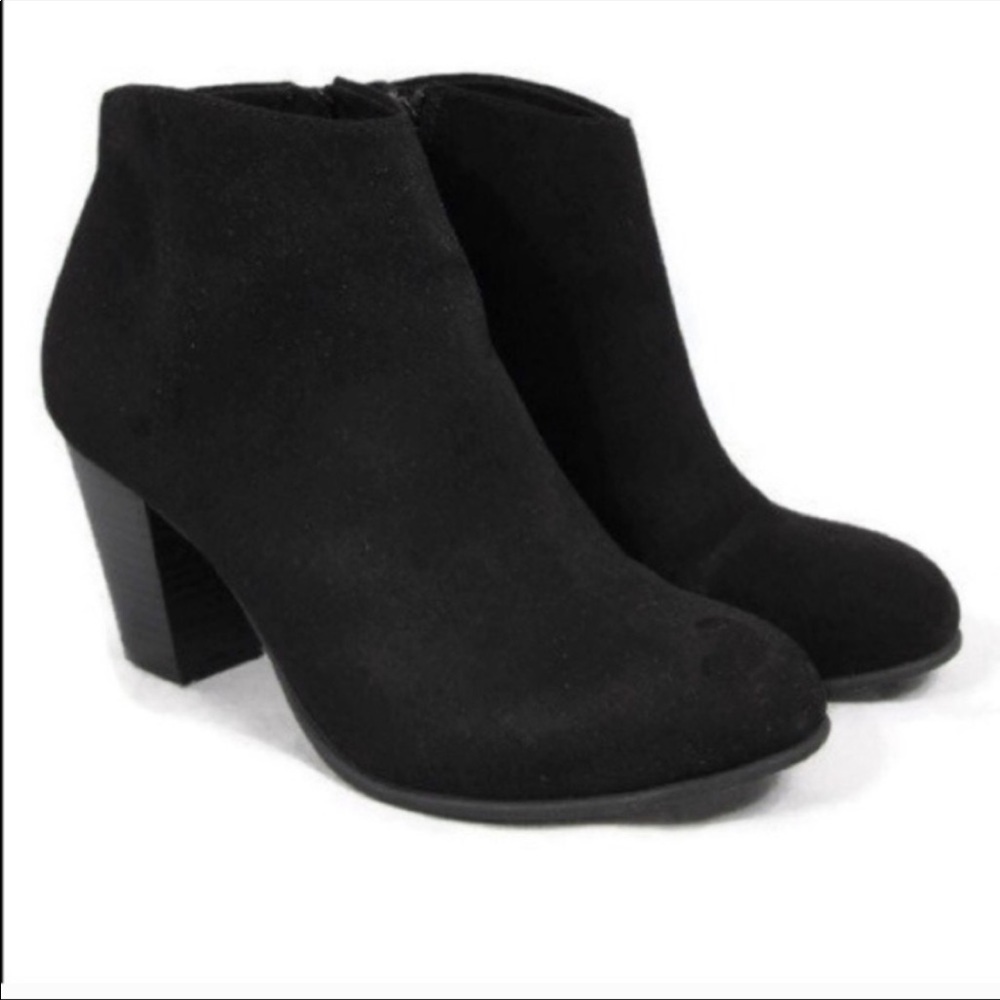 Black Chunky-heeled Booties
